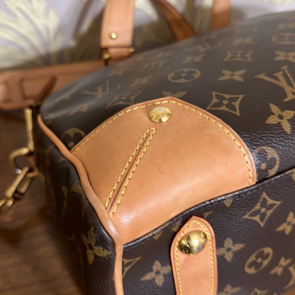 Louis Vuitton Retiro EUC. Comes with bag and receipt - Picture 15 of 17
